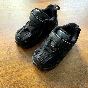 Nike toddler max size 5.